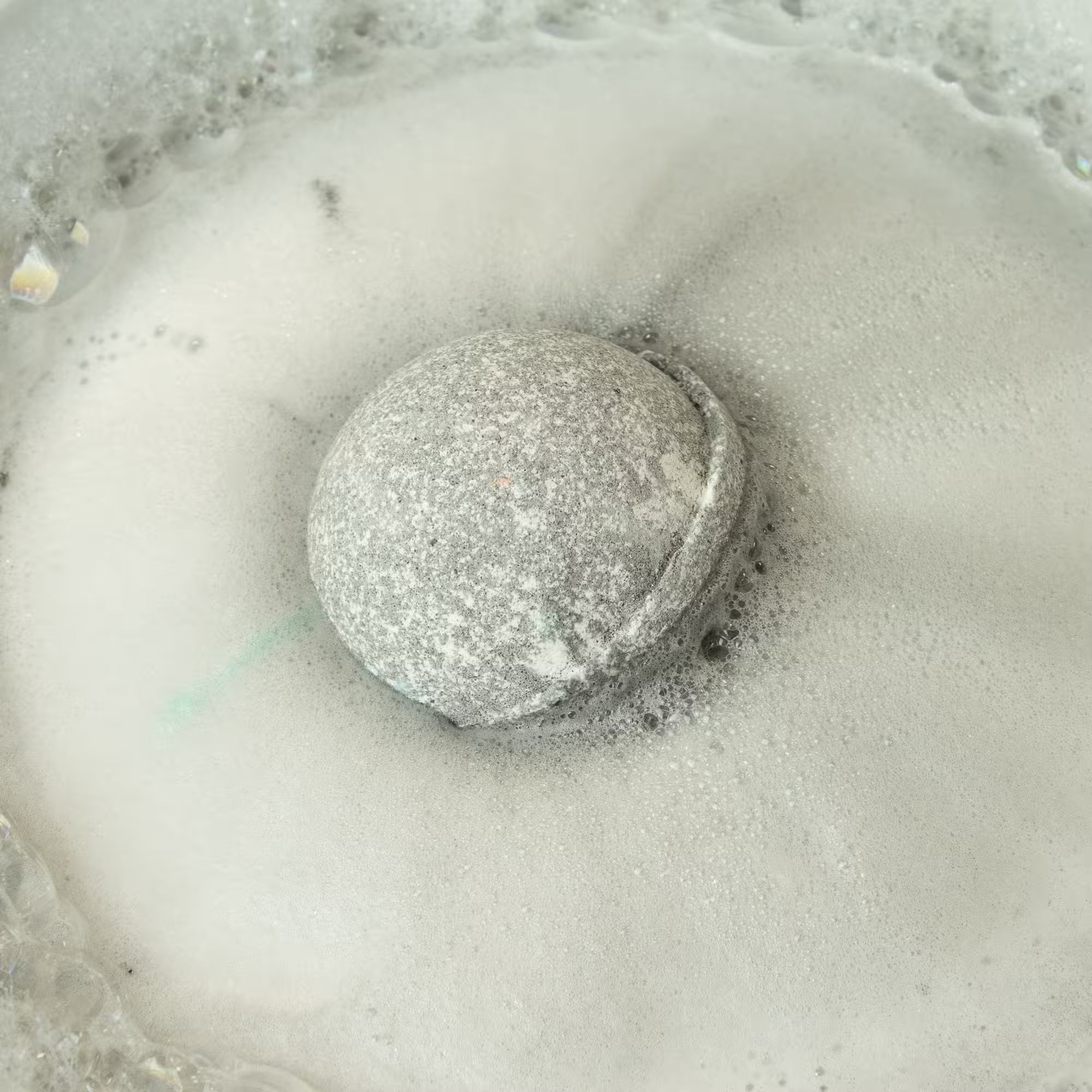 1x-elemental-crystal-bath-bomb-air