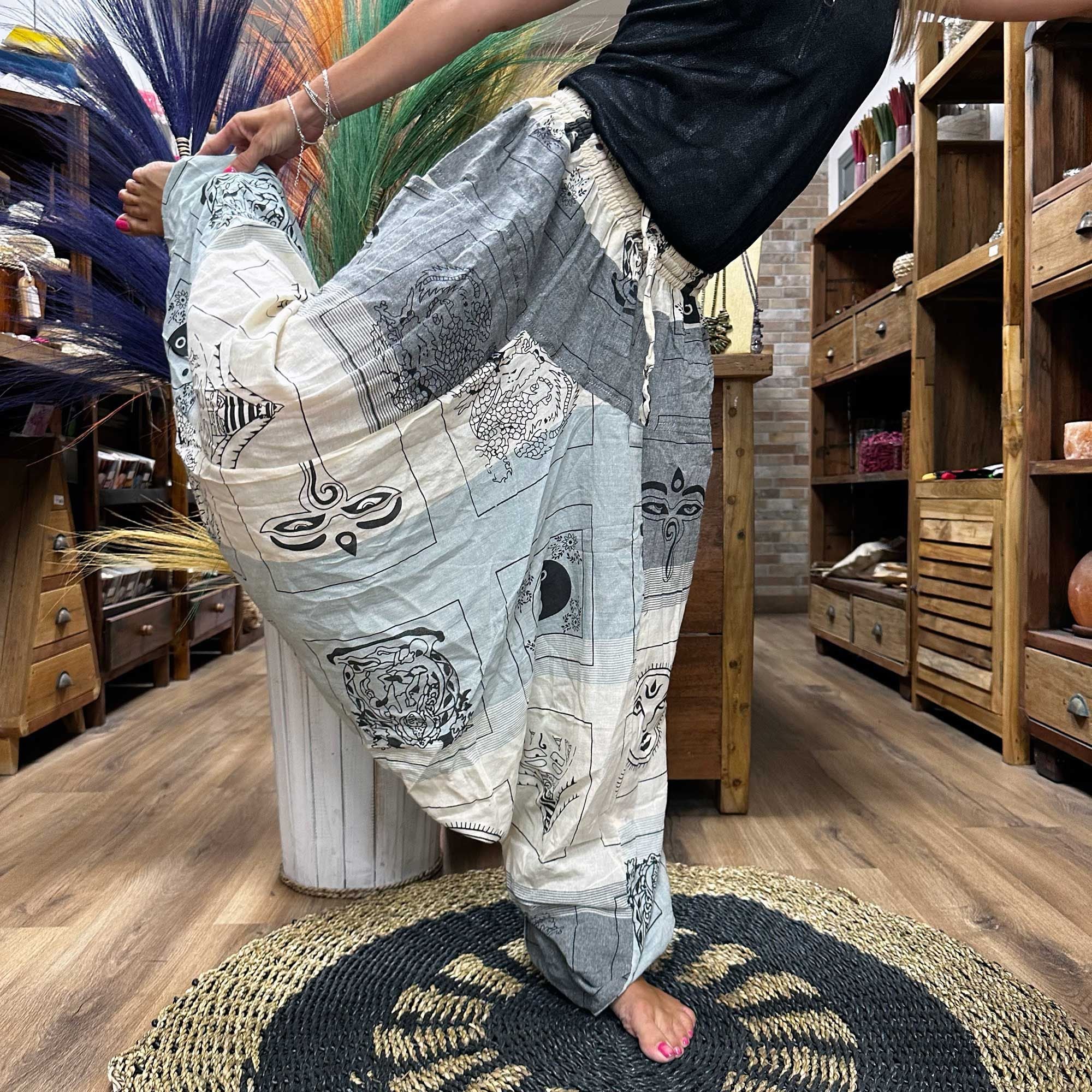 yoga-and-festival-pants-aladdin-himalayan-print-on-grey778