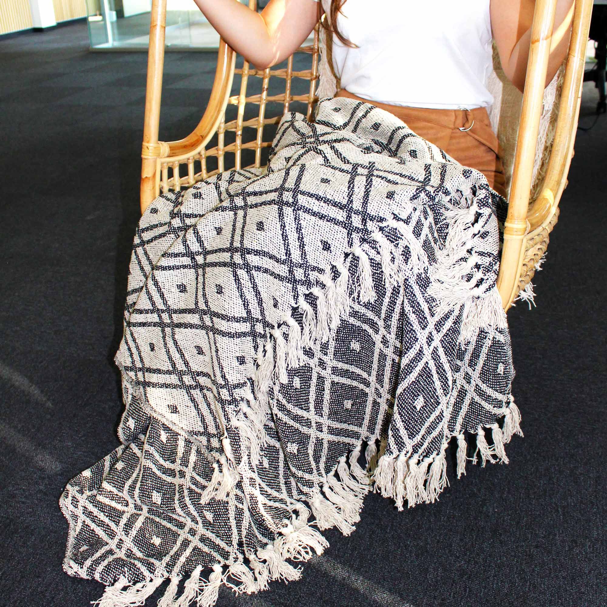 boho-comfort-throws-black-biege-regency738