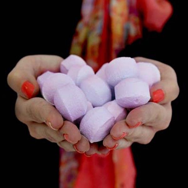 13kg-box-of-chill-pills-mini-bath-bombs-black-cherry348