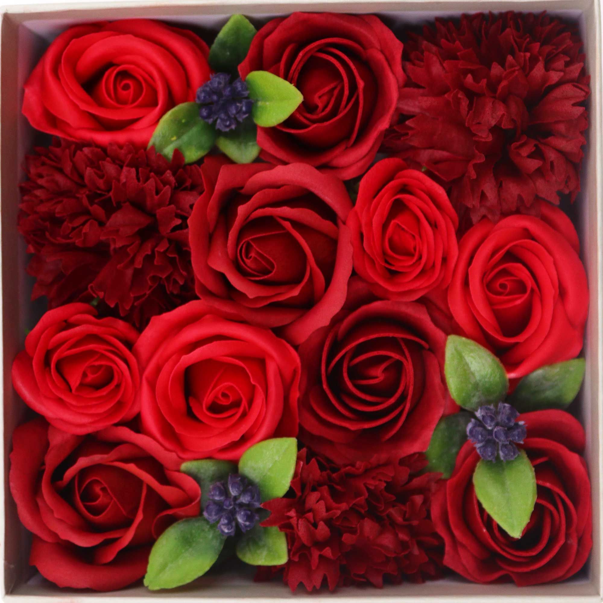 square-box-classic-red-roses749