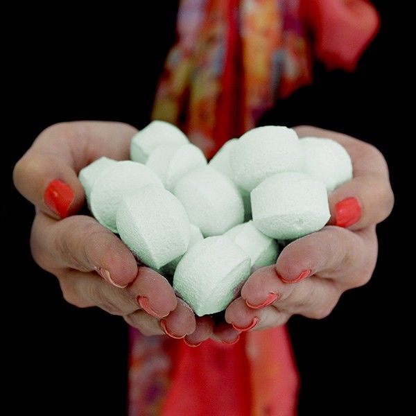 13kg-box-of-chill-pills-mini-bath-bombs-mango352