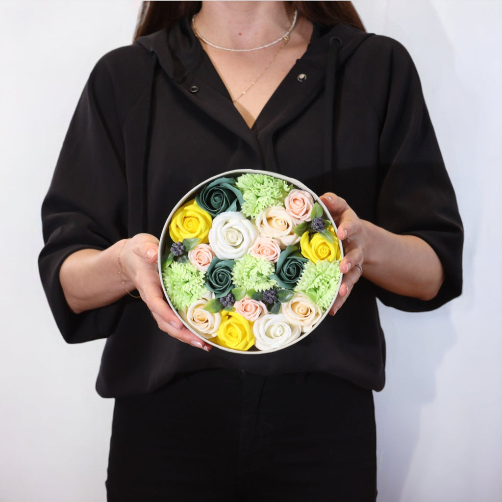 round-box-spring-celibrations-yellow-greens758