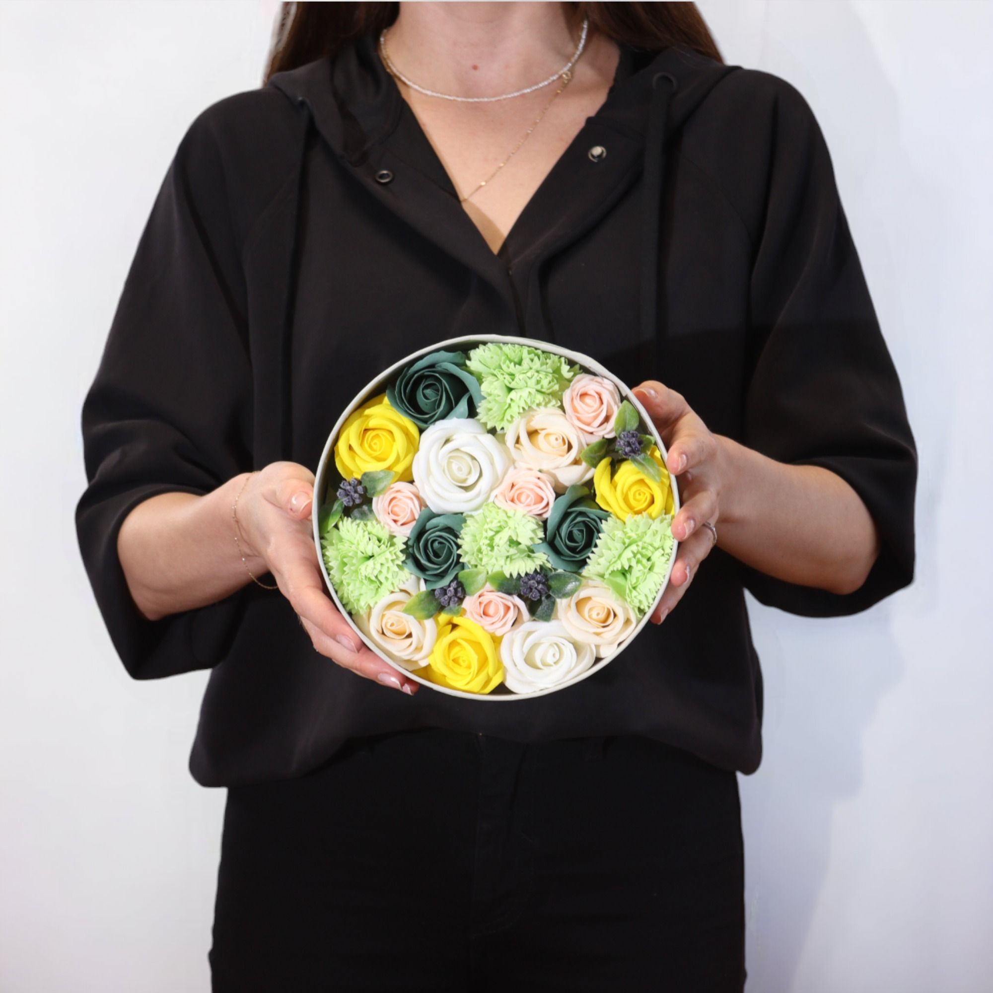 round-box-spring-celibrations-yellow-greens758