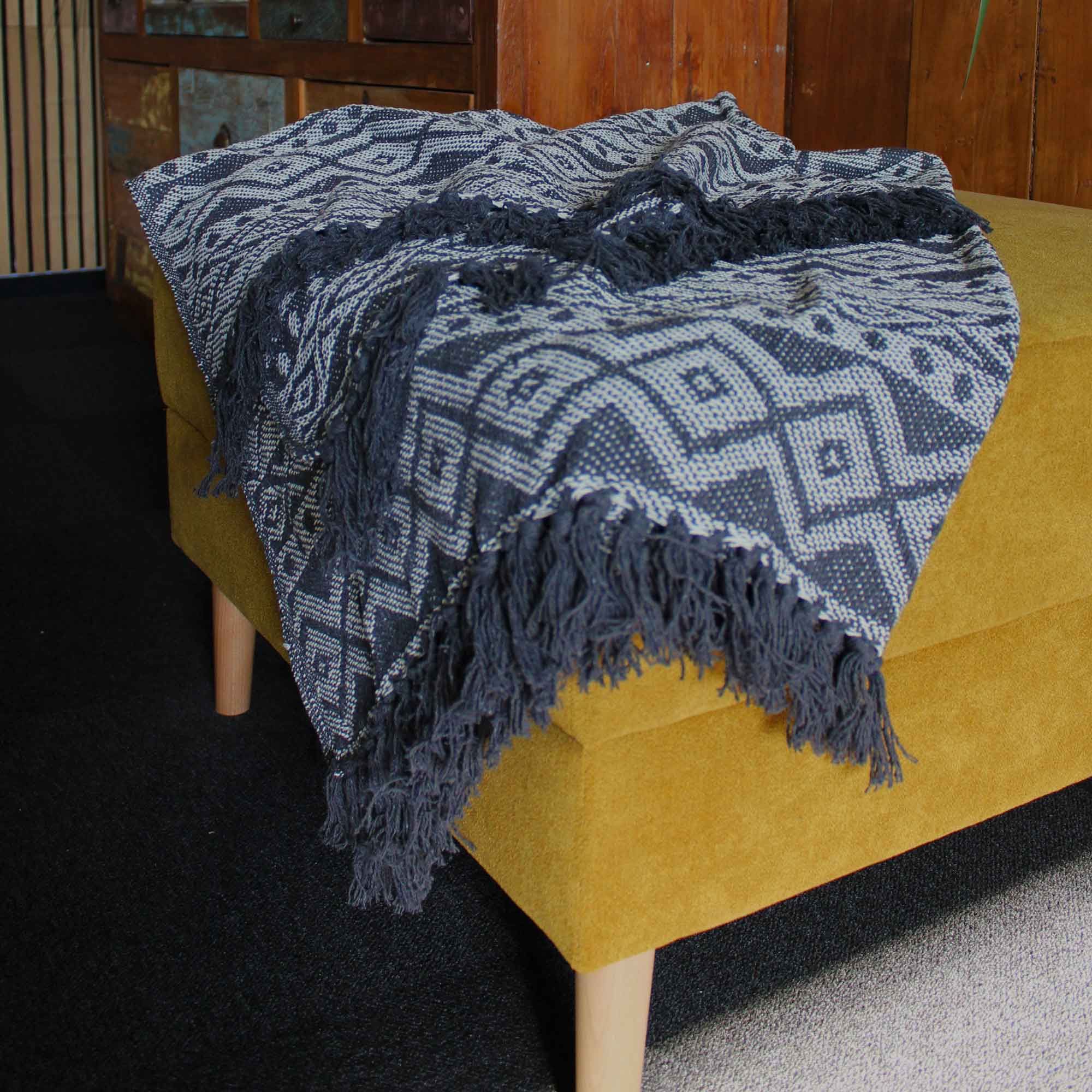 boho-comfort-throws-grey-geometric740