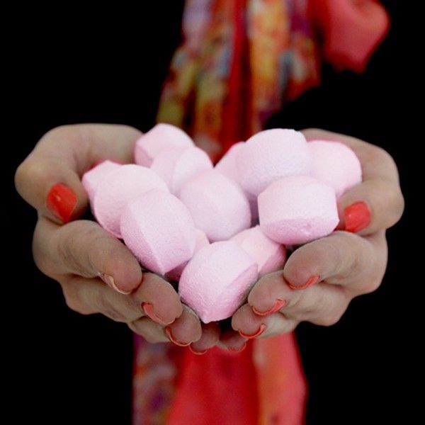 13kg-box-of-chill-pills-mini-bath-bombs-rose350