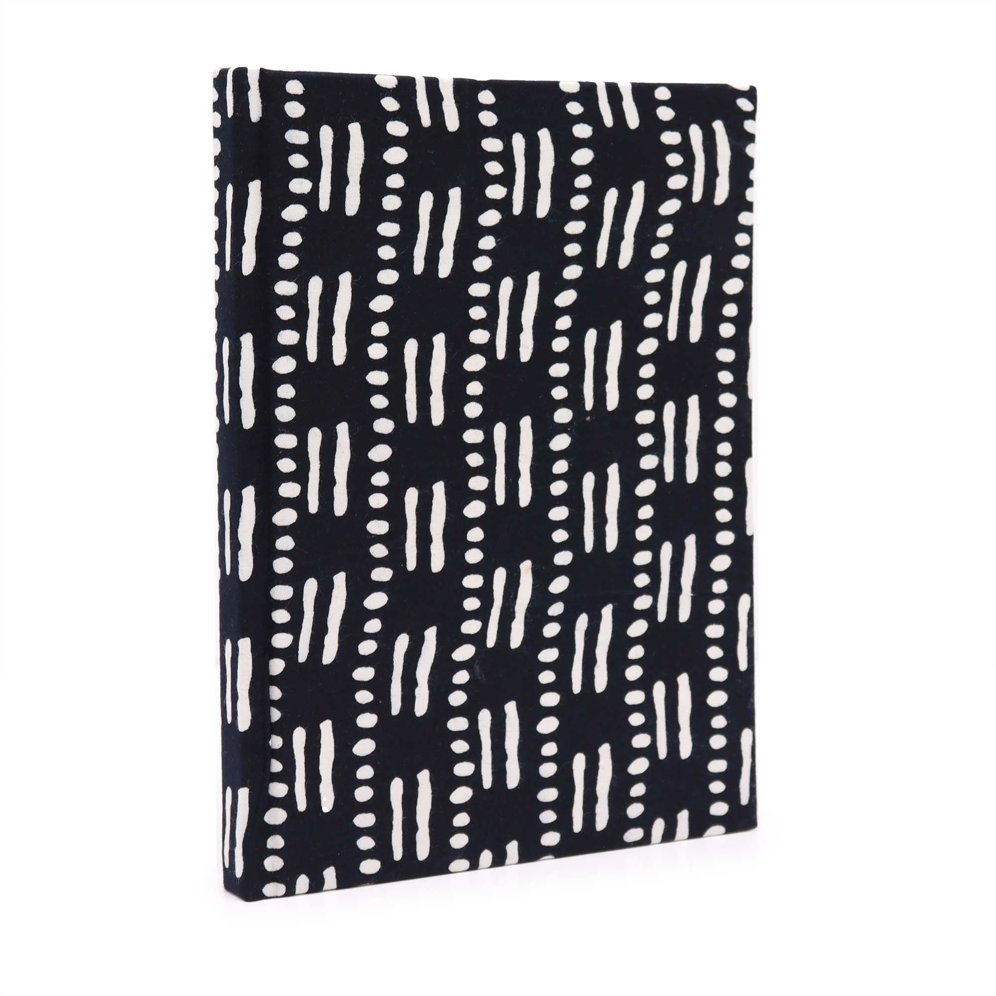 cotton-bound-notebooks-20x15cm-96-pages-black-dots-dashes736