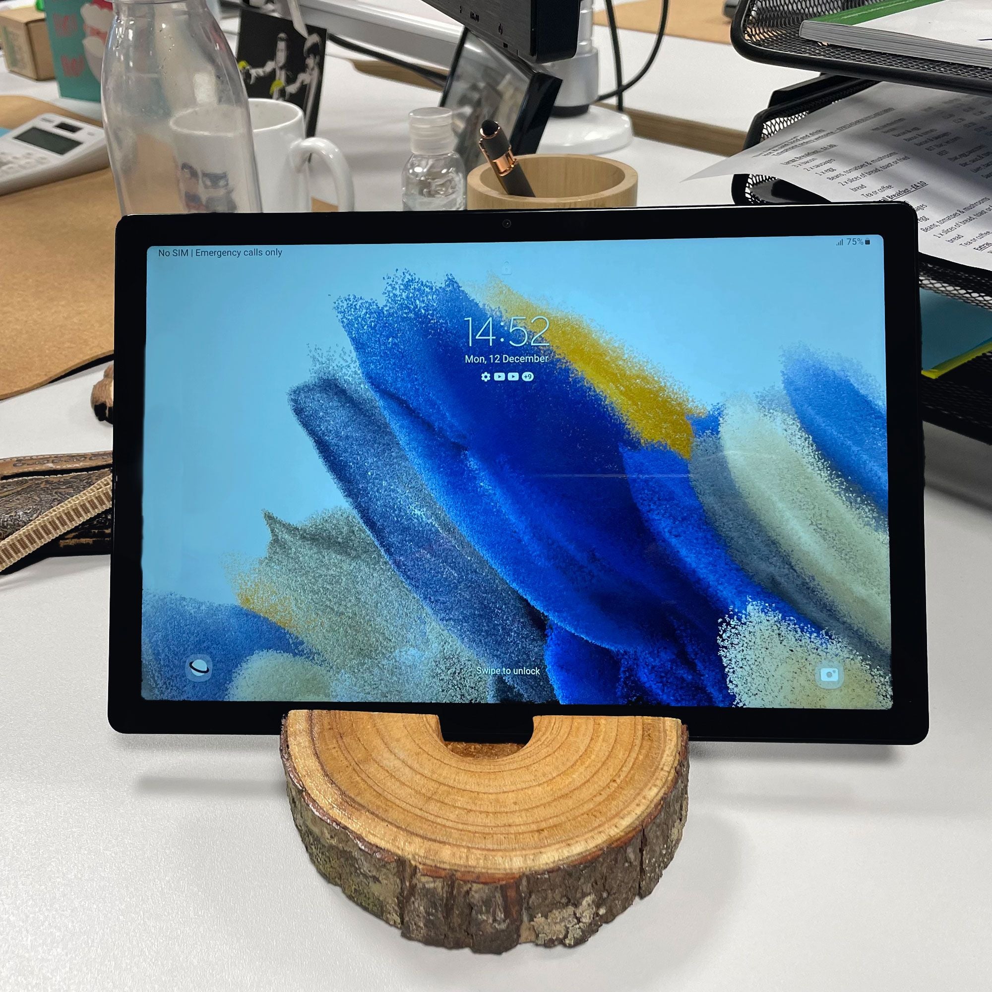 small-log-phone-holder-full-slice-natural406