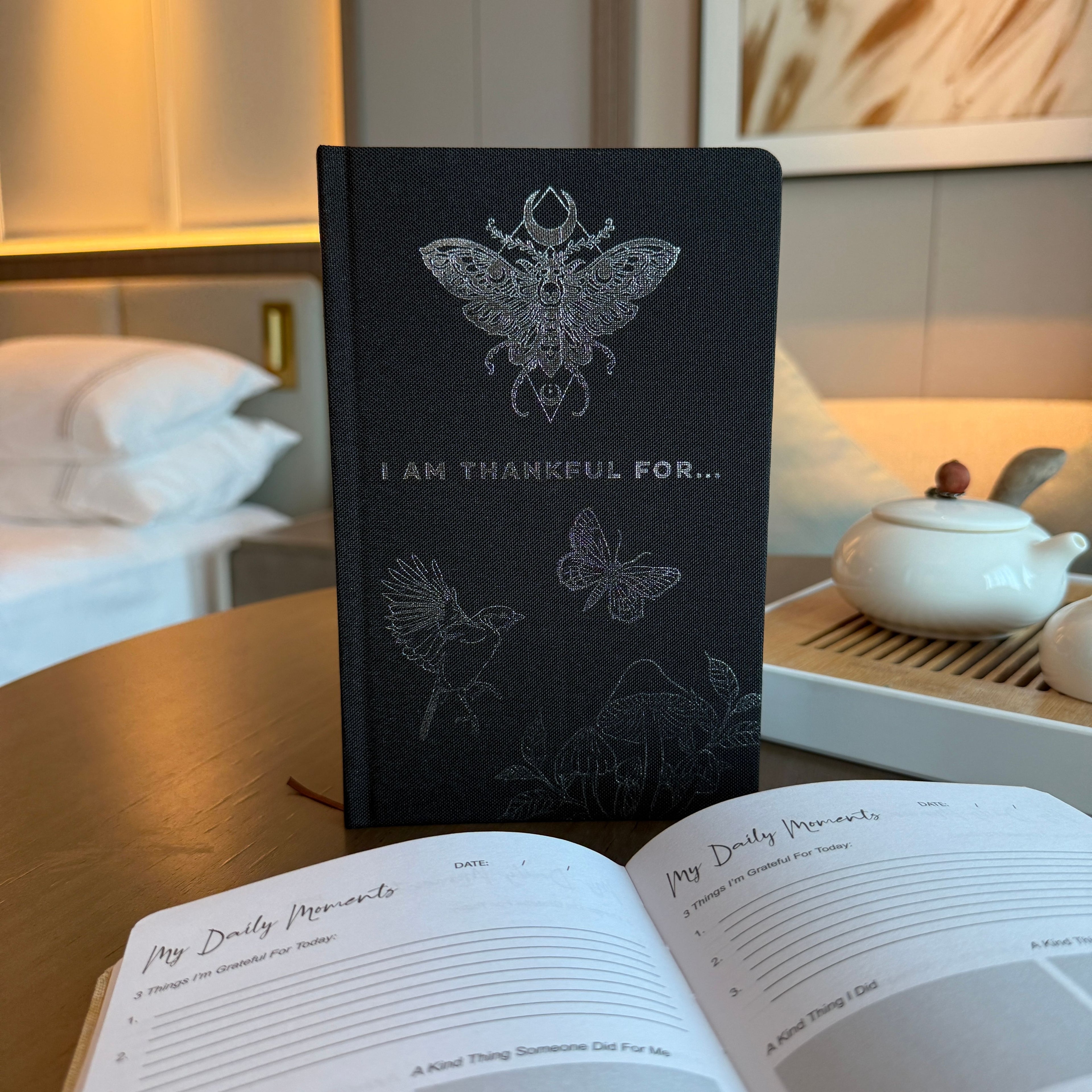 black-gratitude-journal-with-silver-lining-120-pages-i-am-thankful-for682