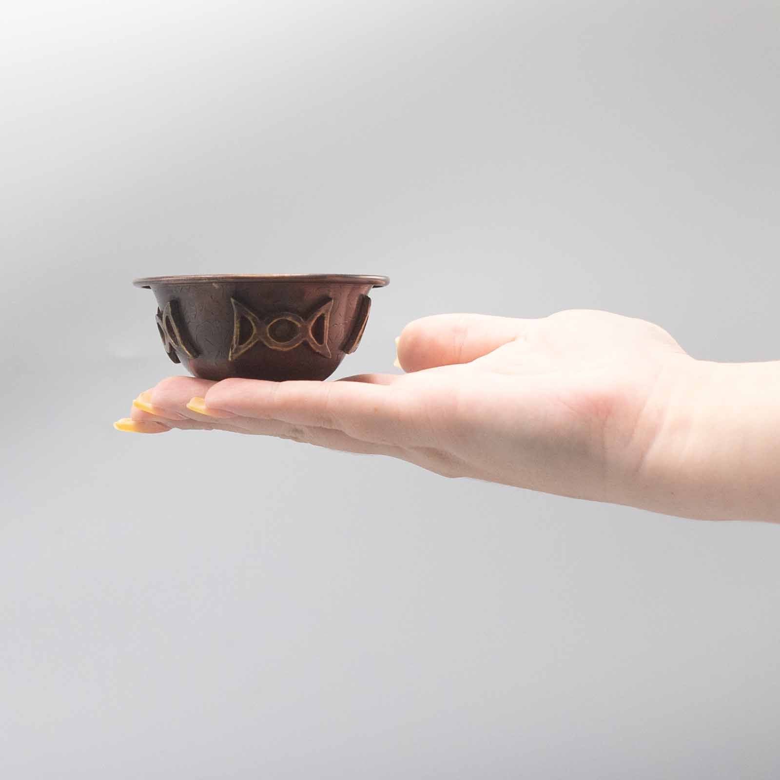 antique-copper-ritual-bowl-with-triple-moon-8x4cm011