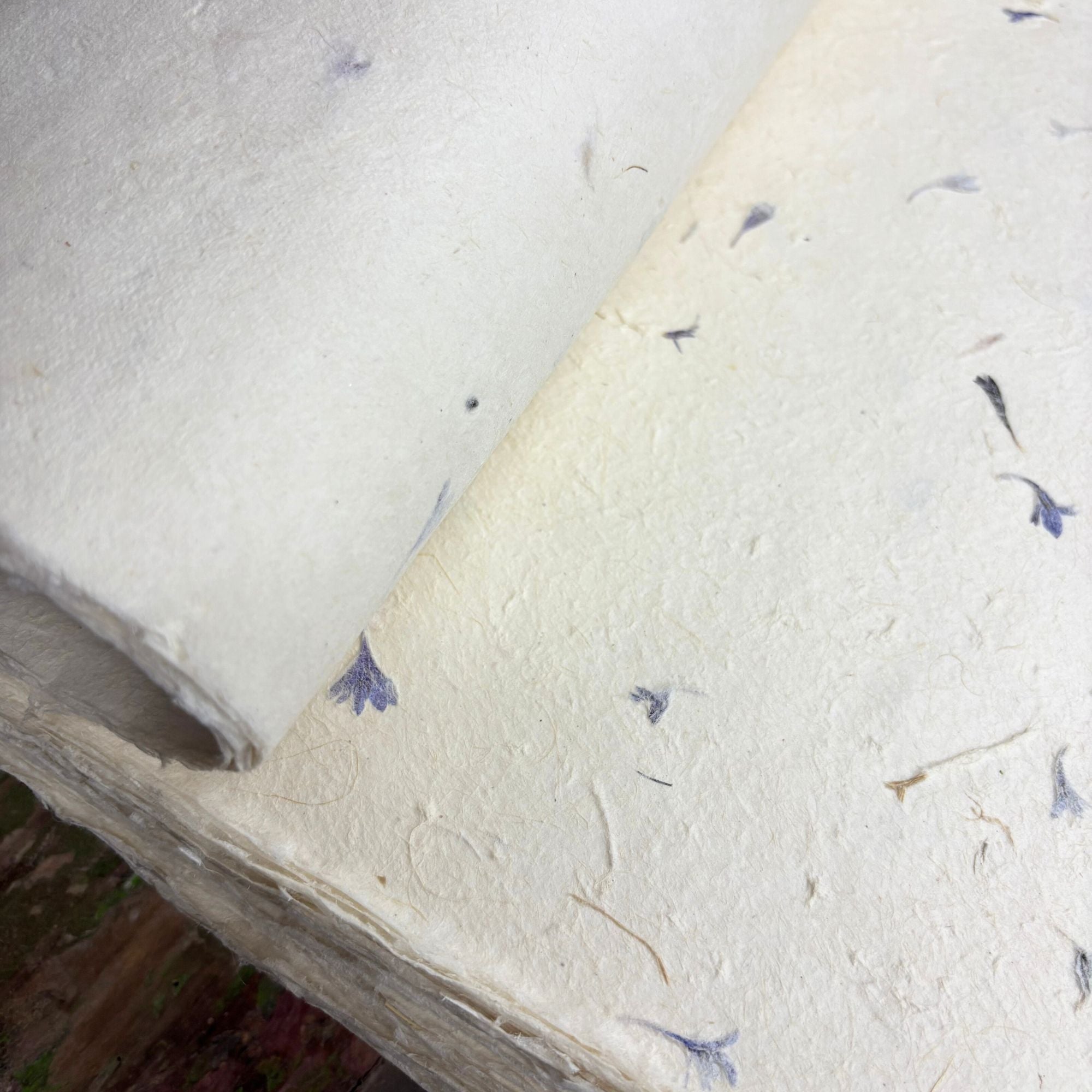 lokta-craft-wrapping-paper-51x76cm-cornflower-petal646