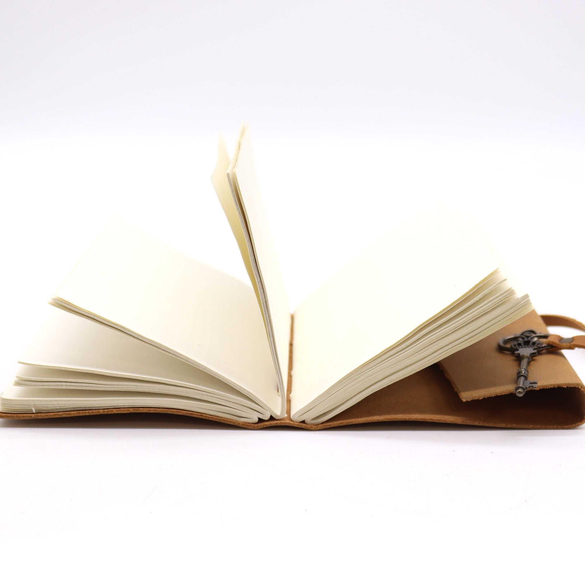 oiled-tan-leather-key-200-pages-13x18cm686