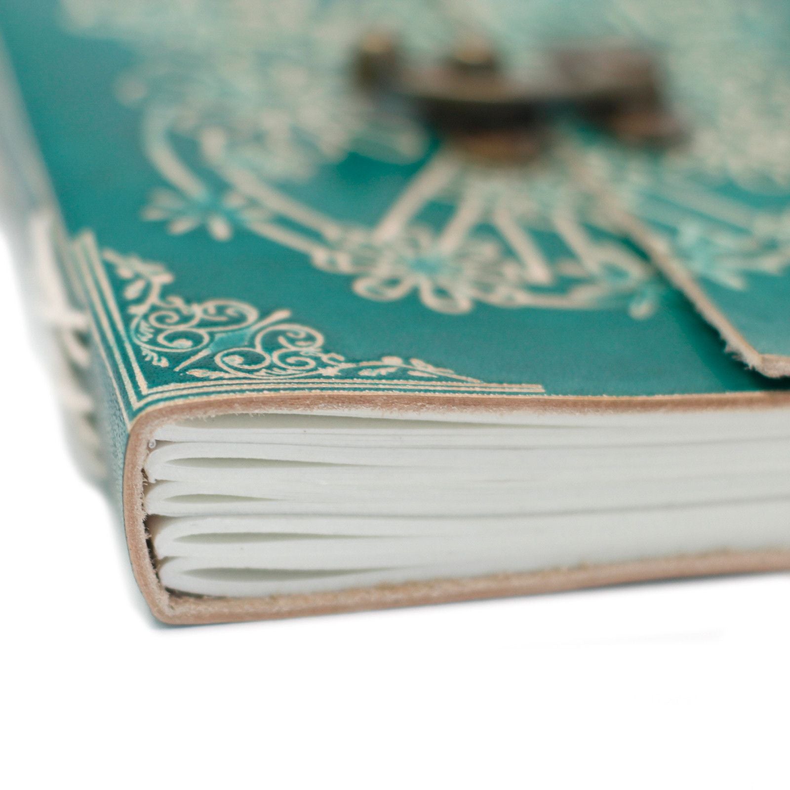 leather-green-peace-with-lock-notebook-7x5717